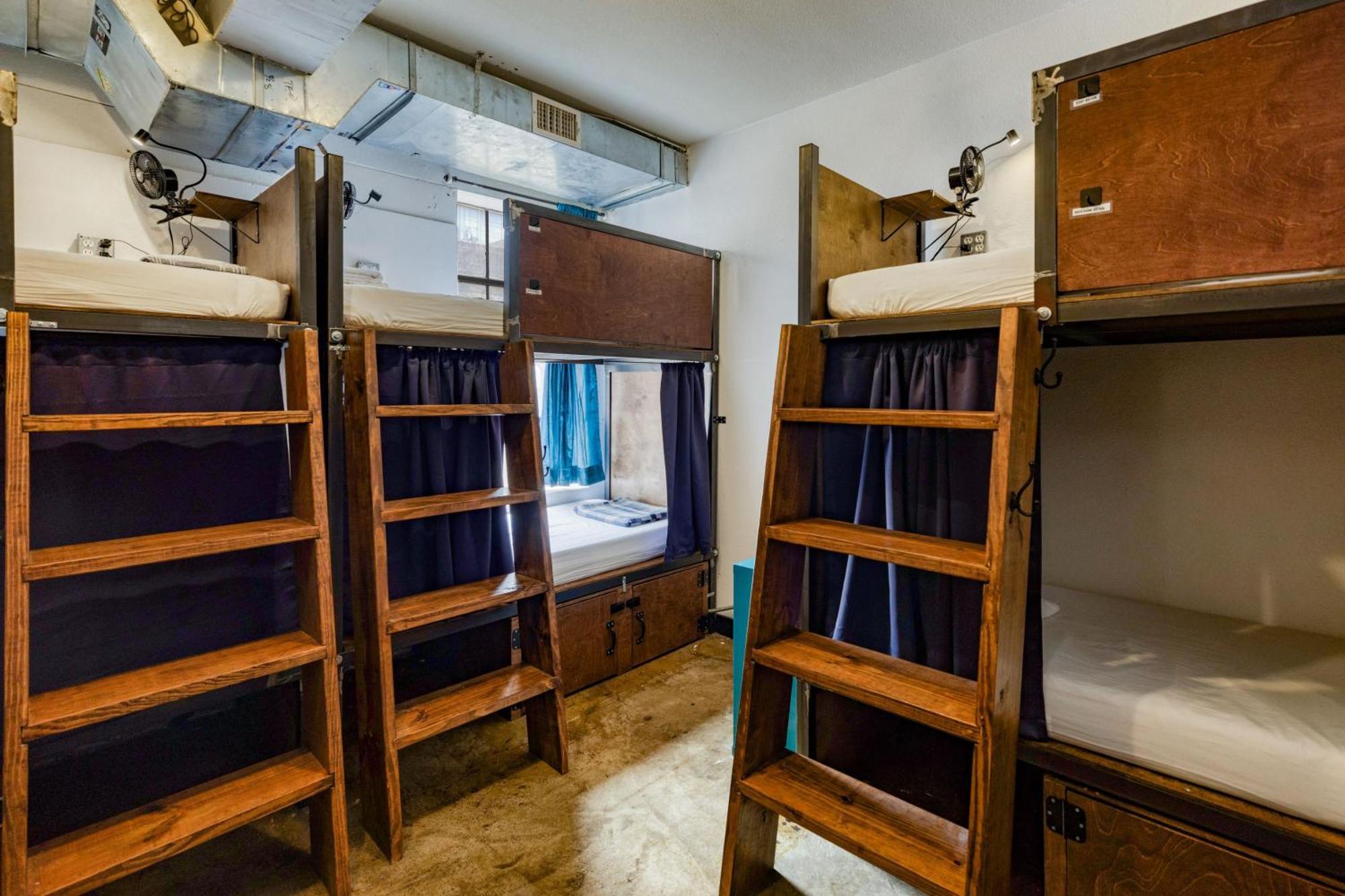 Firehouse Hostel (Adults Only) Austin Extérieur photo