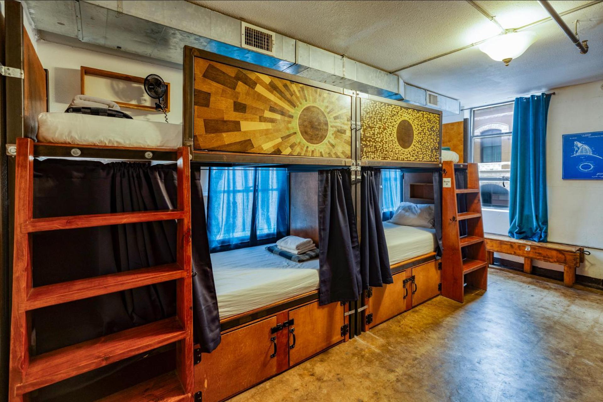 Firehouse Hostel (Adults Only) Austin Extérieur photo