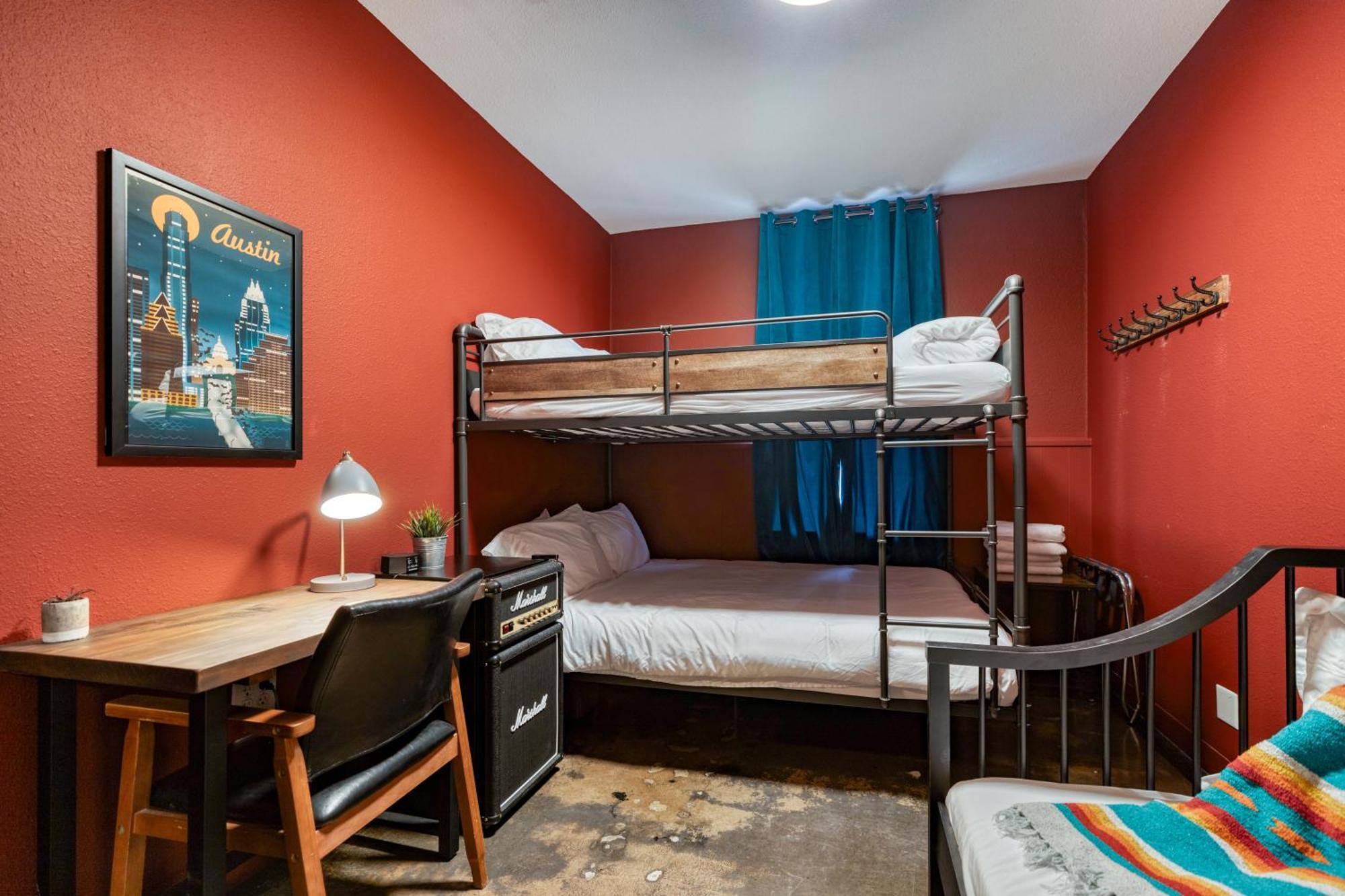 Firehouse Hostel (Adults Only) Austin Extérieur photo