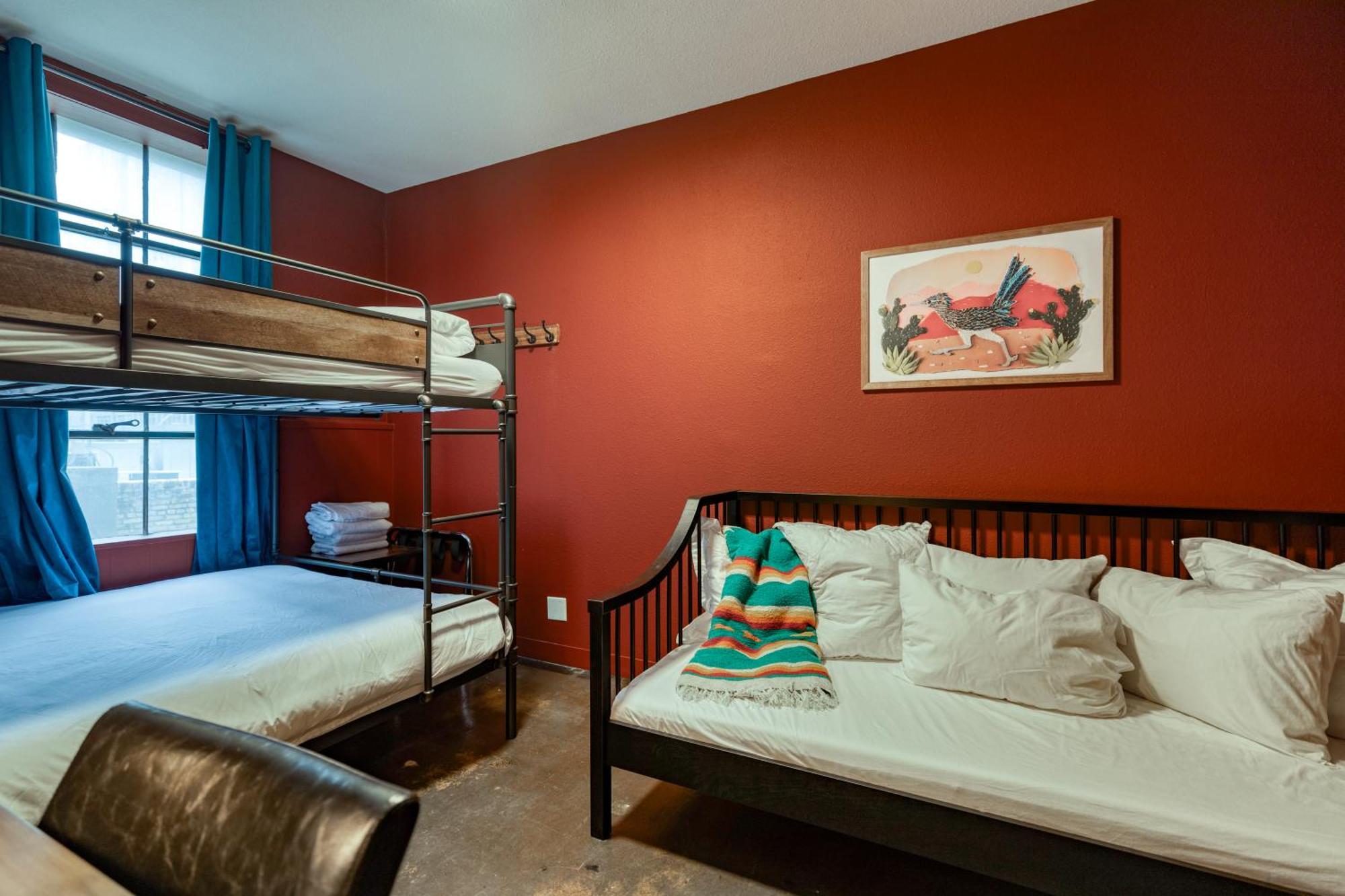 Firehouse Hostel (Adults Only) Austin Extérieur photo