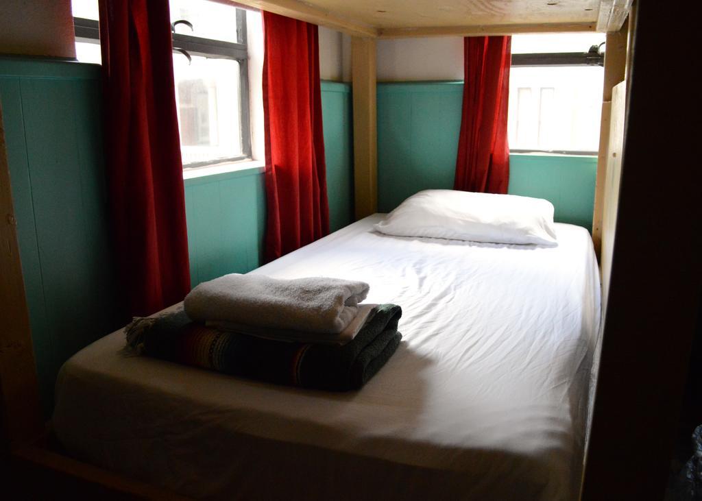 Firehouse Hostel (Adults Only) Austin Extérieur photo