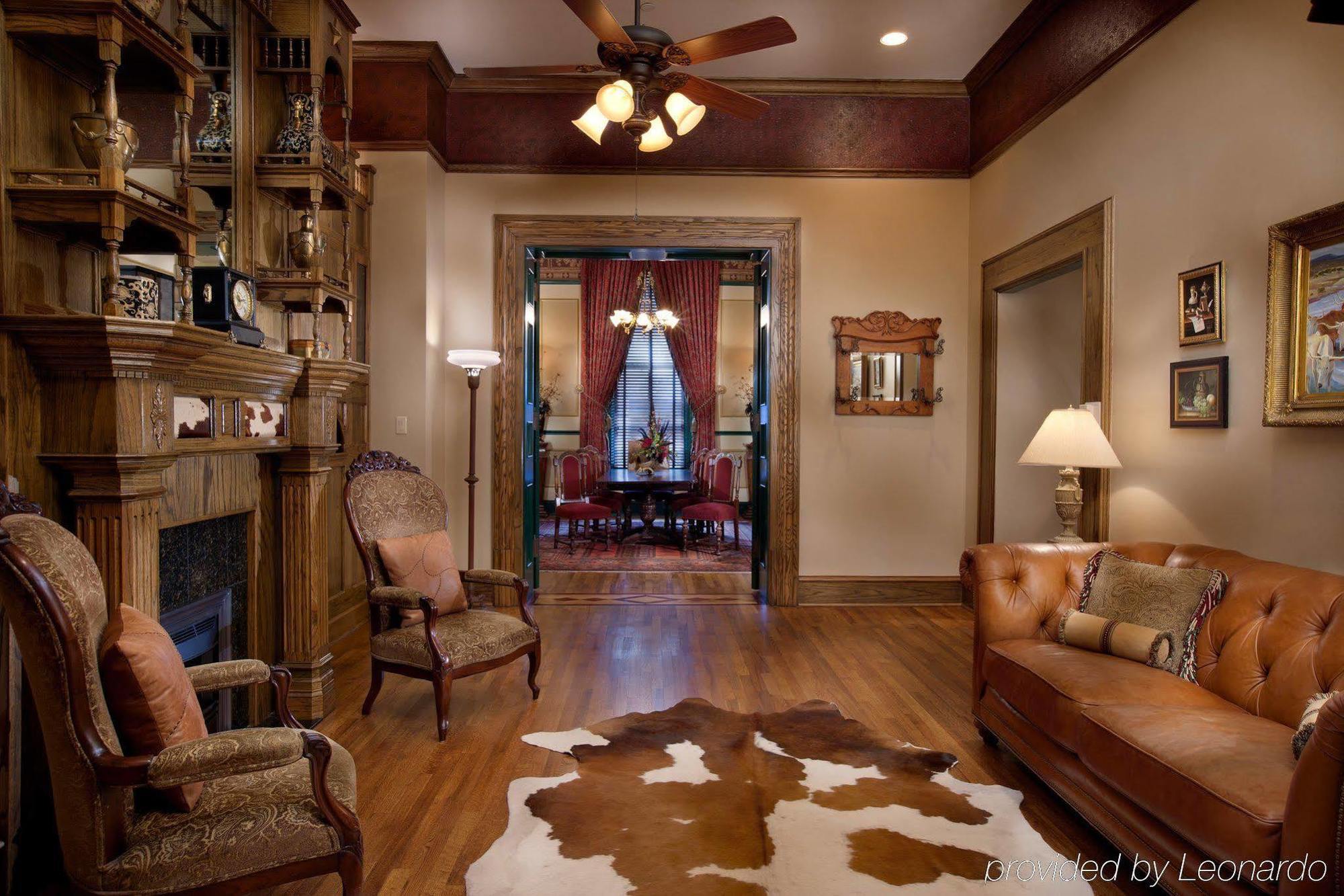 Firehouse Hostel (Adults Only) Austin Extérieur photo