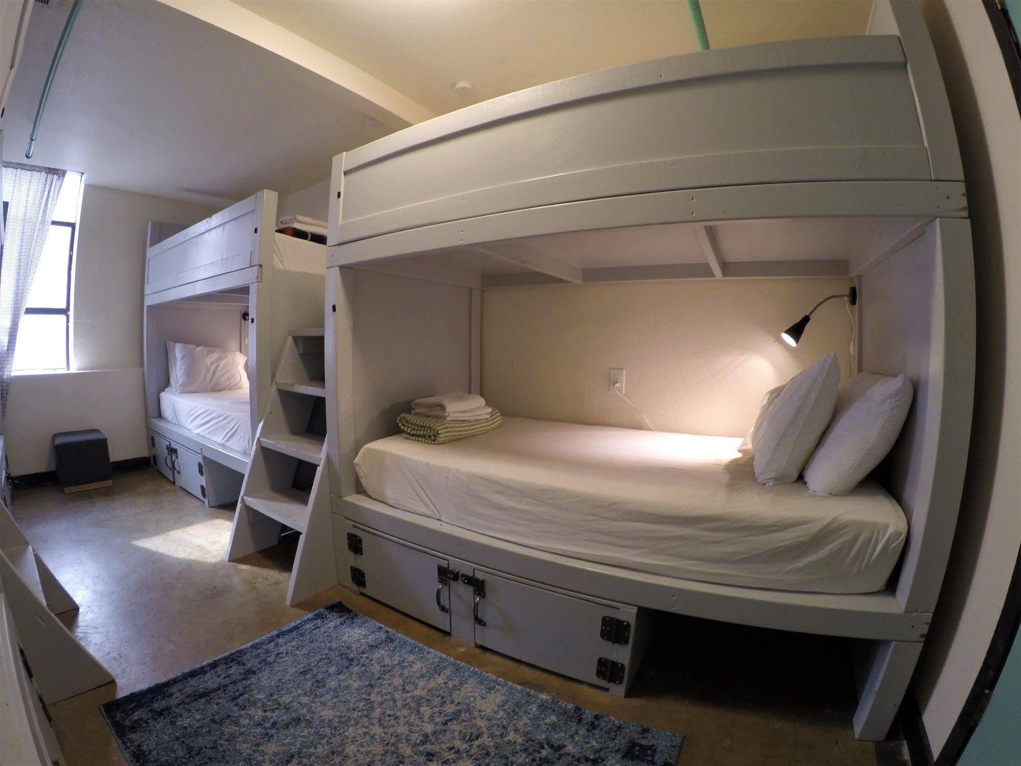 Firehouse Hostel (Adults Only) Austin Extérieur photo