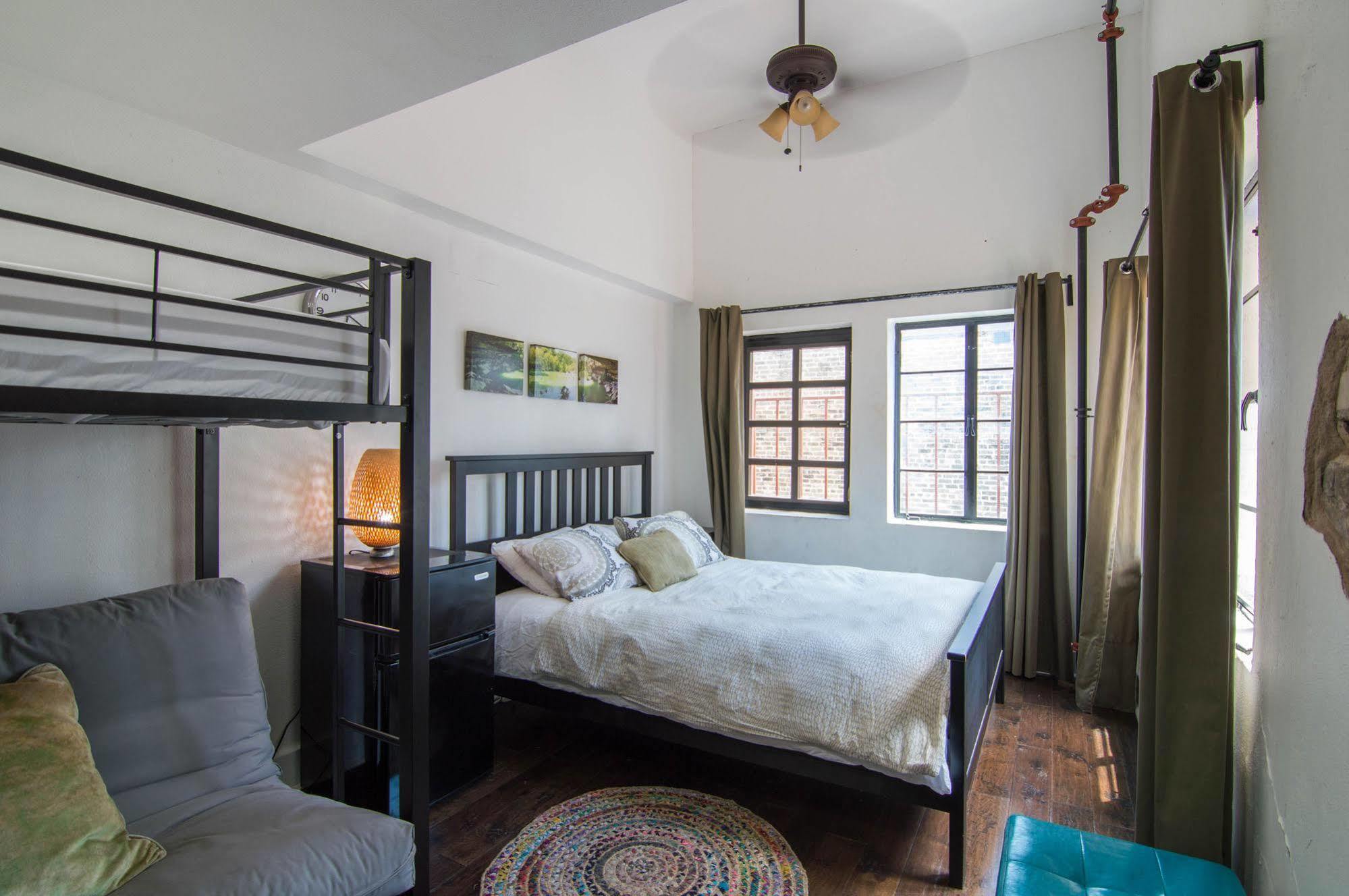 Firehouse Hostel (Adults Only) Austin Extérieur photo